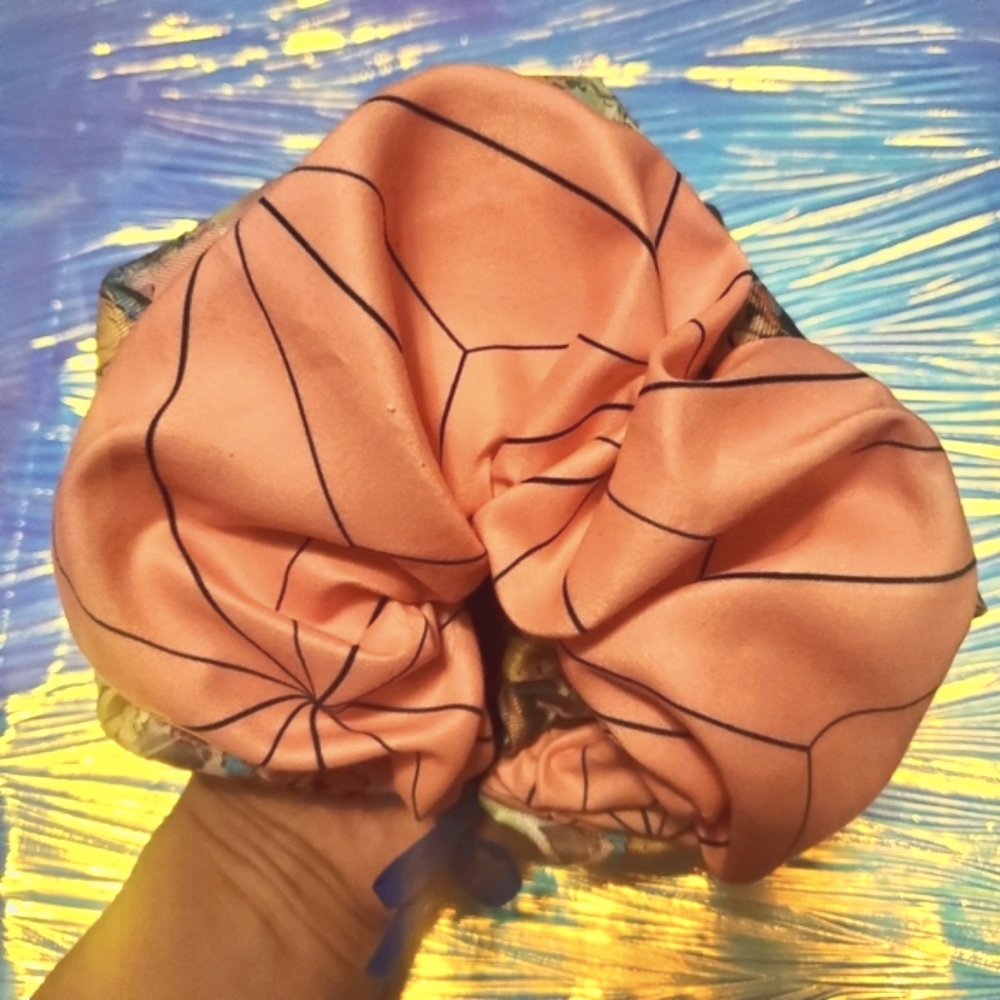 XL Scrunchies Pink And Print Demon Slayer